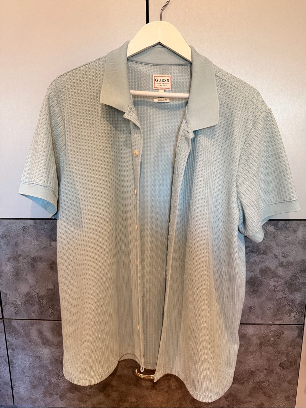 Guess button down short sleeve shirt